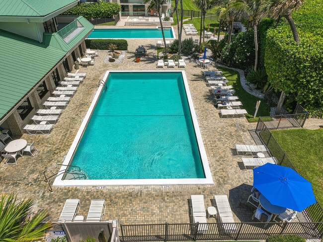 Building Photo - 9900 S Ocean Dr