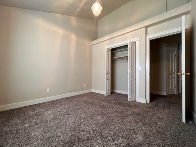 Building Photo - 5774 Parchment~Gorgeous Bristol Heights Home w/ Hardwood & Custom Cabinetry!