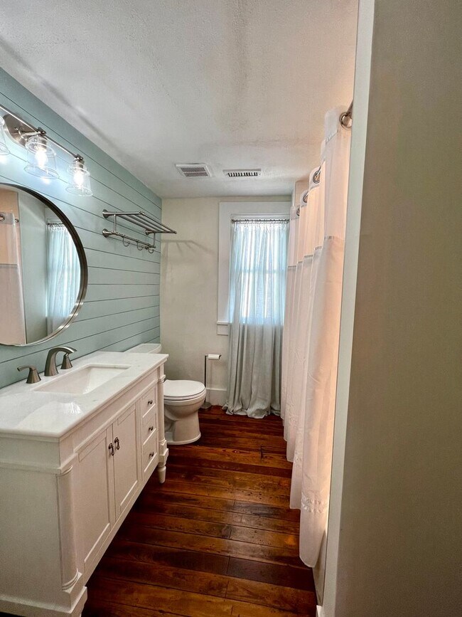 Building Photo - 21 S Church St