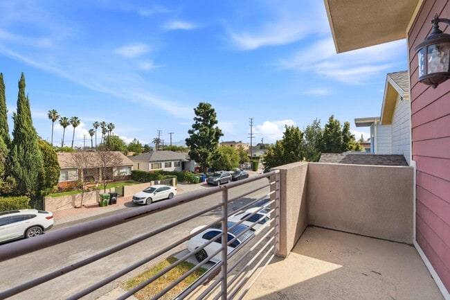 Building Photo - 6016 Fair Ave