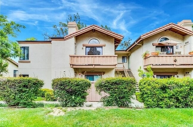 Building Photo - 22775 Lakeway Dr