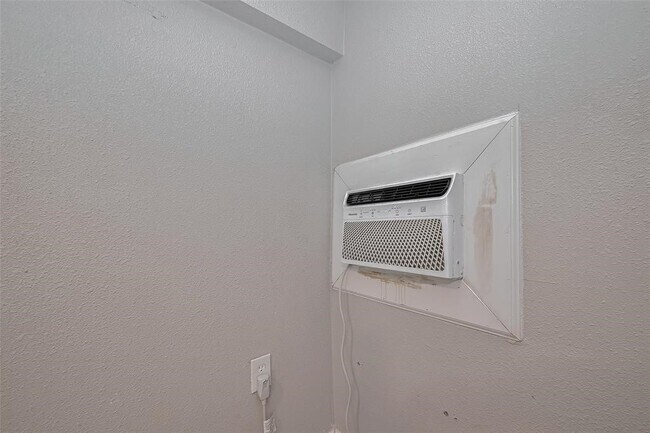 Building Photo - 1511 Scharpe St