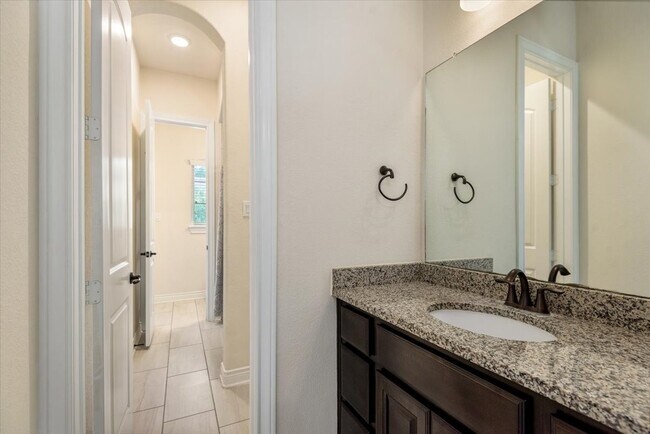 Building Photo - 23034 Creek Park Dr