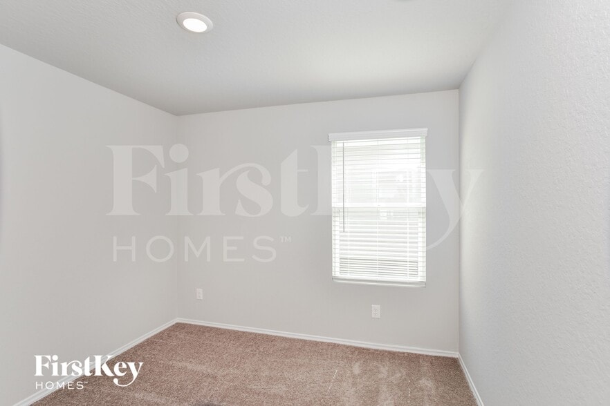 Building Photo - 10766 Prusiner Dr