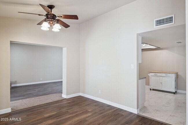 Building Photo - 4662 W Kings Ave