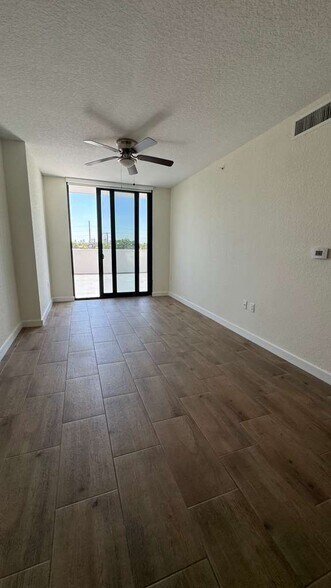 Building Photo - 6467 SW 10th St