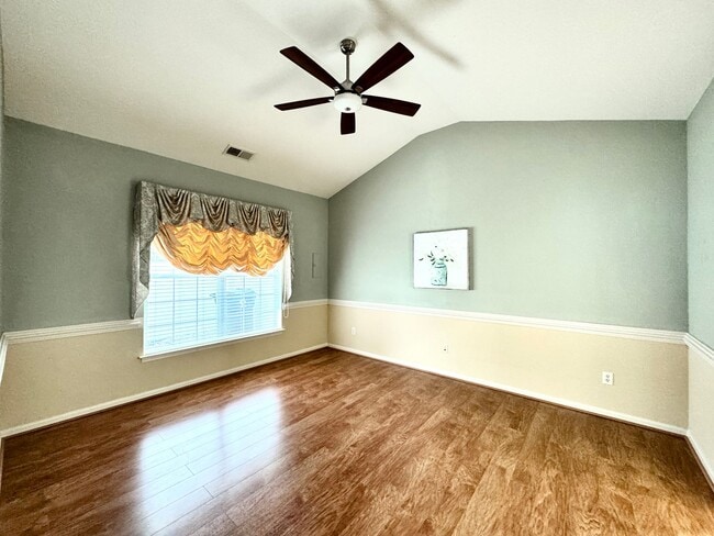 Building Photo - READY NOW!! End-Unit Loft-Style Condo w/1s...