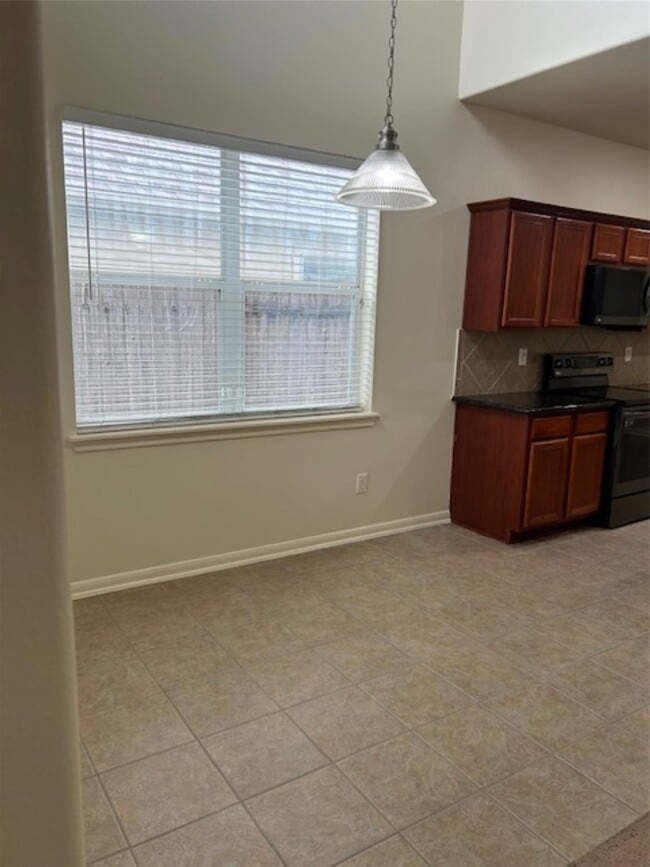 Building Photo - 13046 Echo Landing Dr