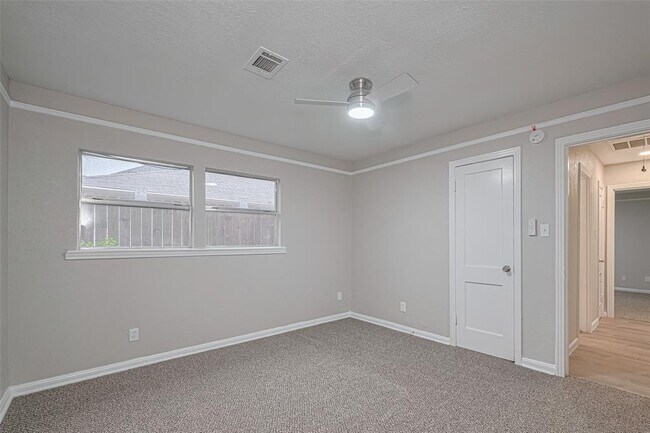 Building Photo - 7702 Darnay Dr