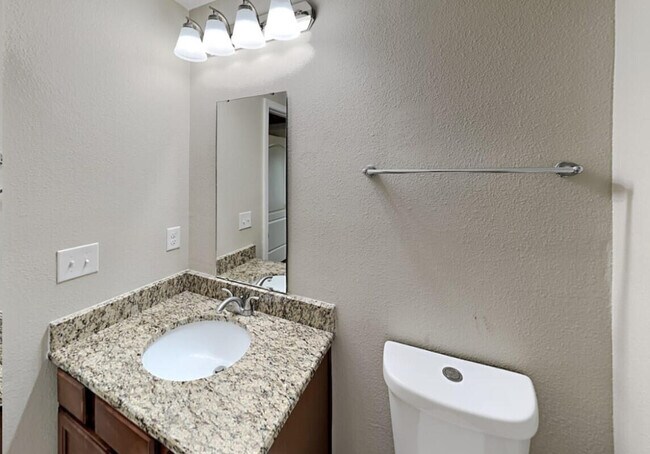 Building Photo - 1343 Scottsdale Rd E