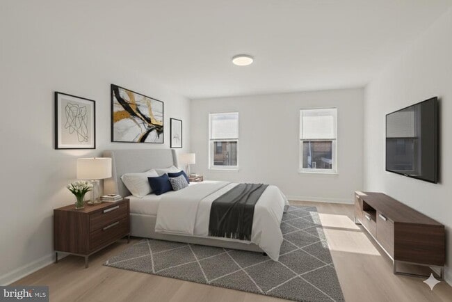 Building Photo - 19 W Seymour St