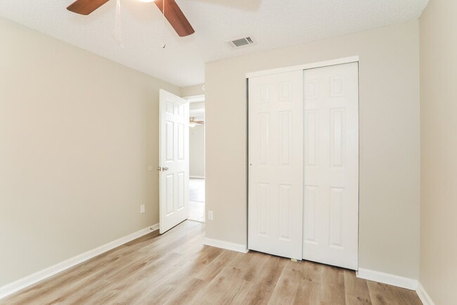 Building Photo - 10918 Key Coral Dr