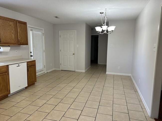 Building Photo - 1114 Mercer Dr