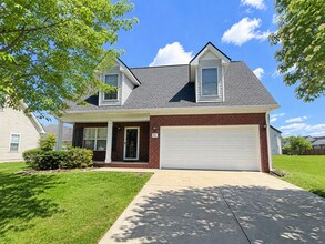 Building Photo - Cute 3 BR 2.5 BA Home Located in Culdesac in Evergreen Farms