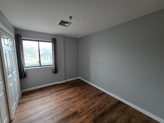 Building Photo - 500 Washington St