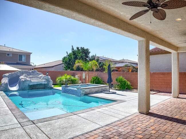 Building Photo - Exquisite Luxury Rental in Prestigious Gated Tule Springs Community