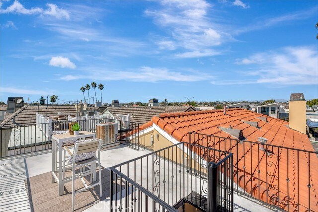 Building Photo - 509 W Balboa Blvd