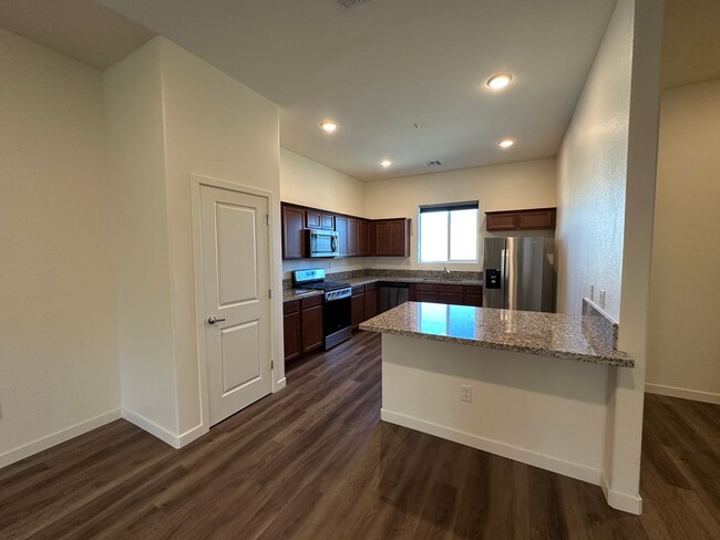 Building Photo - Stunning 3-Bed, 2.5-Bath Townhome in Gated...