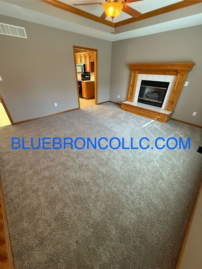 Building Photo - Check out this spacious home with thoughtf...
