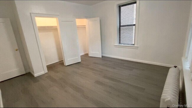 Building Photo - 42-33 Kissena Blvd