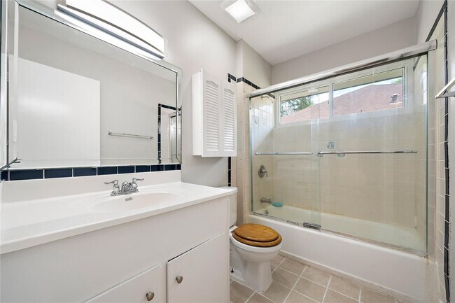 Building Photo - 6007 Claridge Dr