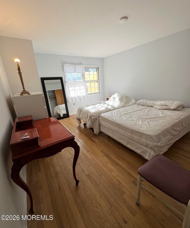 Building Photo - 33 Parker Rd