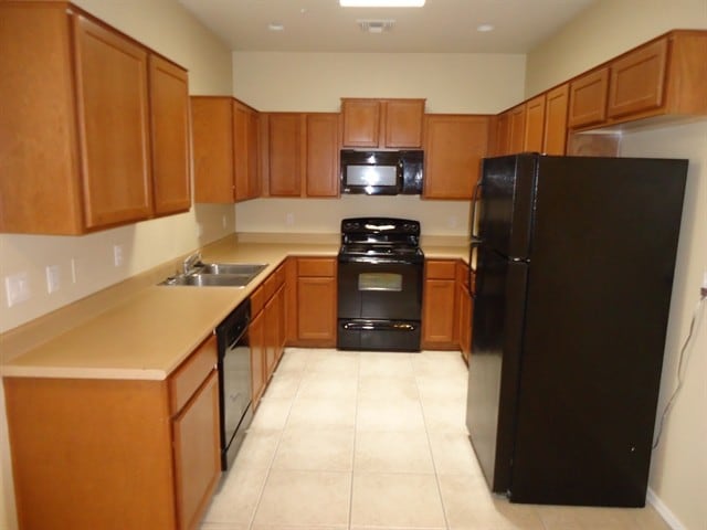 Building Photo - 8940 W Olive Ave