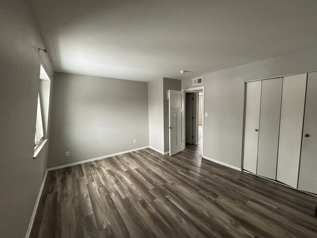 Building Photo - 307 Elmead Ct