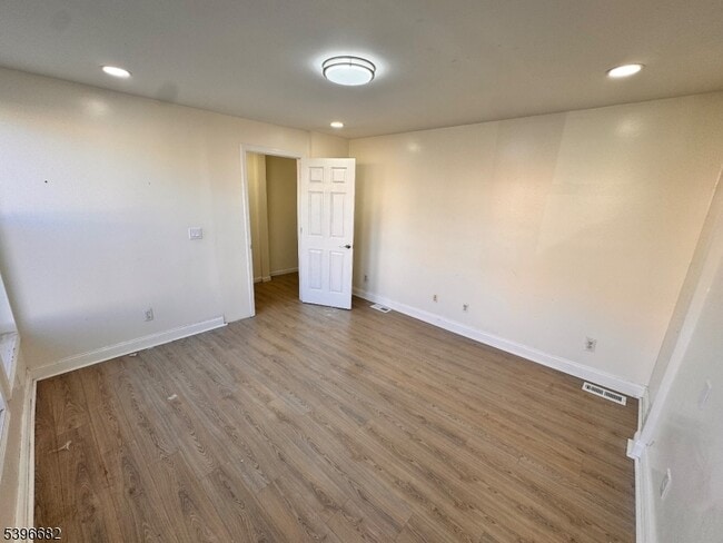 Building Photo - 218 Murray St