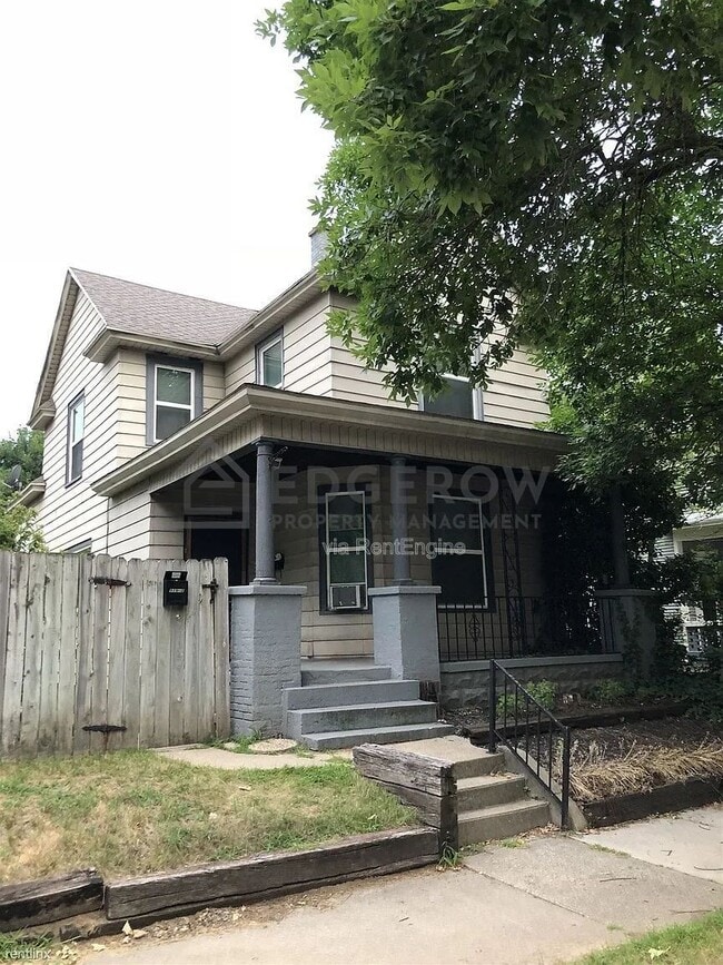Building Photo - 939 Tamarack Ave NW