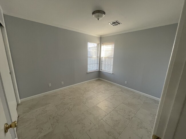 Building Photo - 4830 French Dr