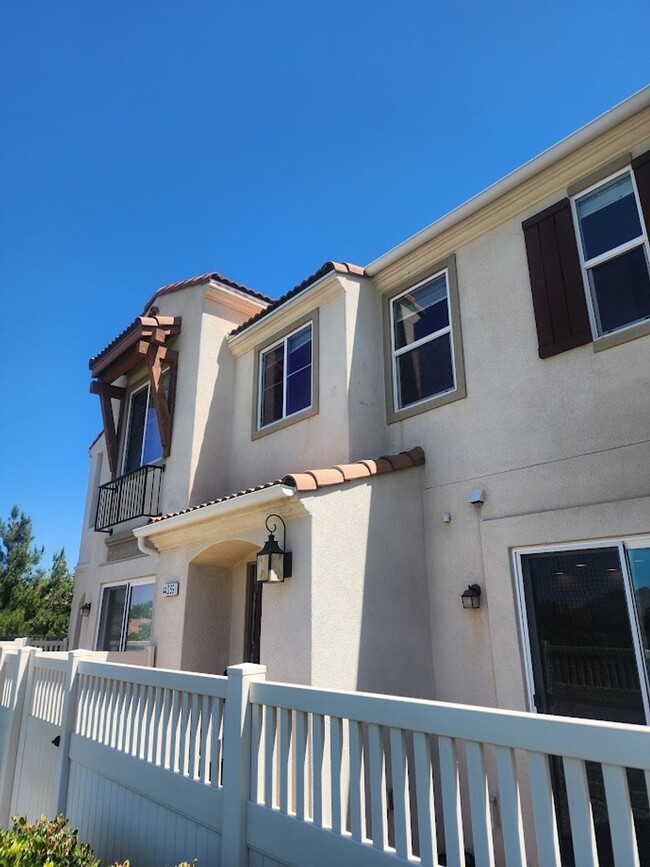 Primary Photo - Gorgeous Townhome in South Temecula with V...