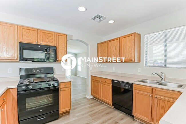 Building Photo - 3 Bedroom Pet-Friendly Home in Tucson, AZ ...