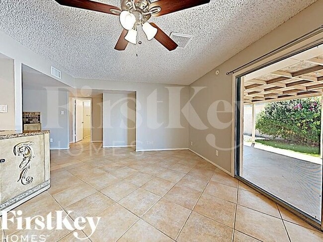 Building Photo - 4428 S La Corta Dr