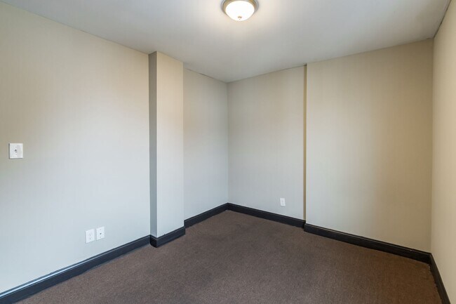 Building Photo - 5700 N 20th St