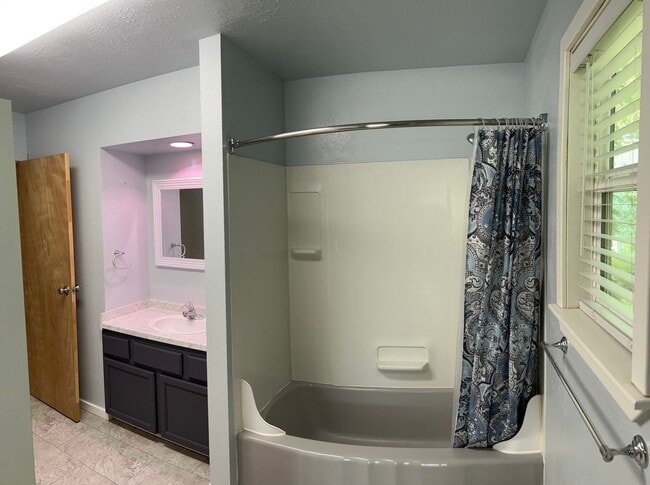 Building Photo - 12333 End St