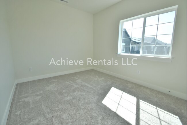 Building Photo - 1557 North 110