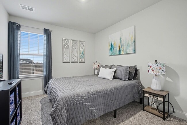 Building Photo - 1682 Denali Dr