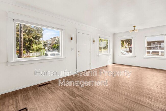 Building Photo - 915 Civic Center Dr