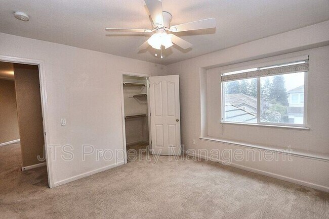Building Photo - 3240 Big Bear Dr