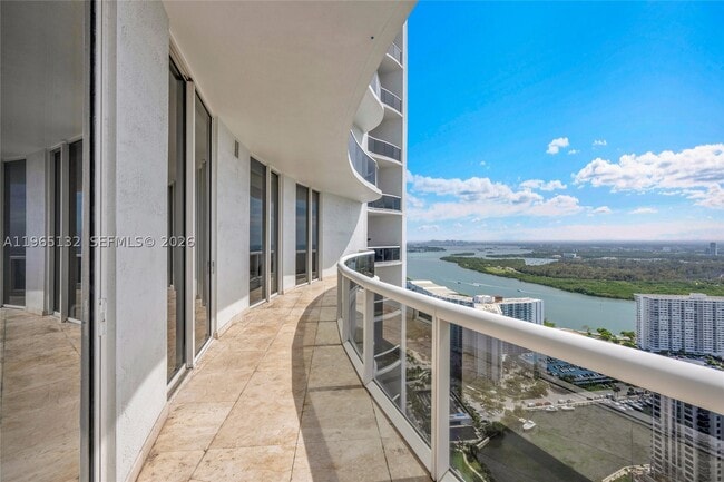 Building Photo - 16001 Collins Ave