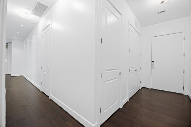 Building Photo - 4521 San Felipe St