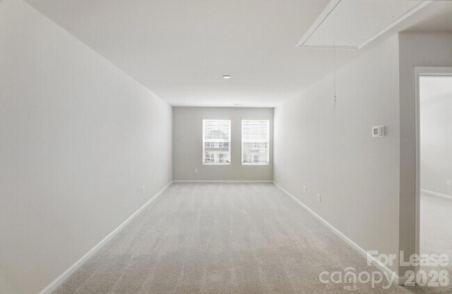 Building Photo - 15764 Country House St