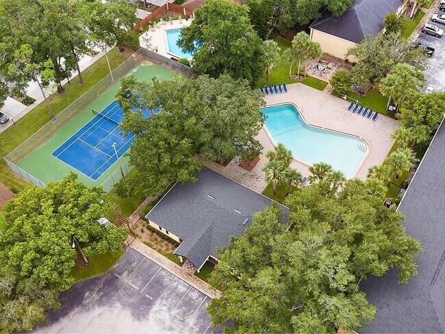 Primary Photo - 226 Lewfield Cir