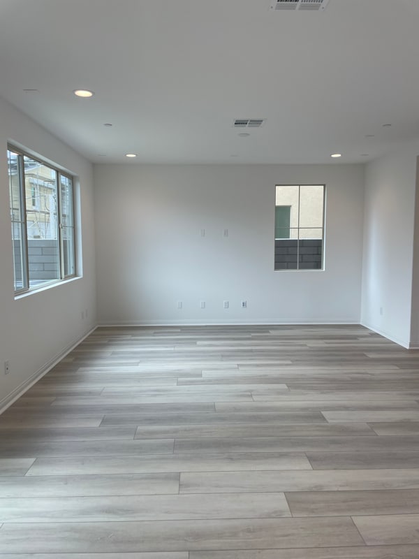 Building Photo - 742 Longhorn Way