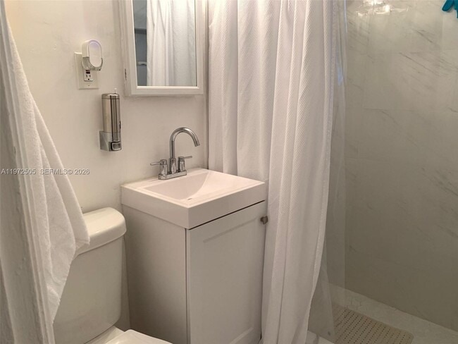 Building Photo - 2131 Arthur St