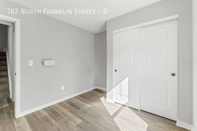 Building Photo - 382 N Franklin St