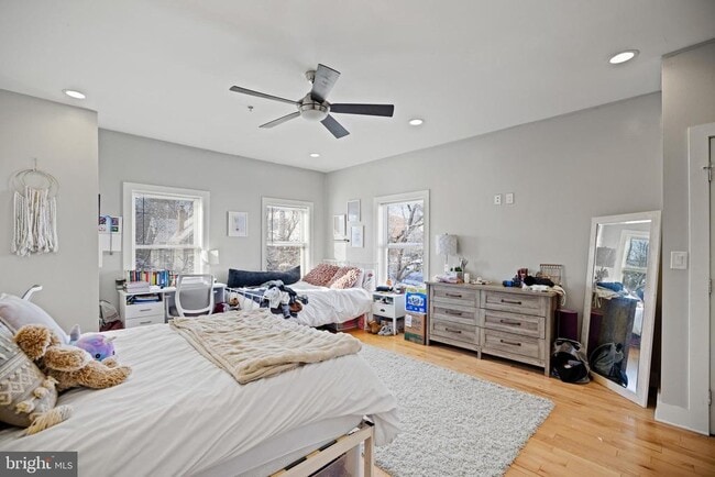 Building Photo - 3205 7th St NE