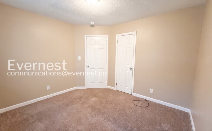 Building Photo - 1858 17th Ct N
