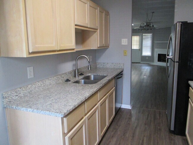 Building Photo - 22 Innisbrook Dr